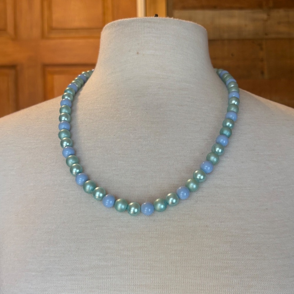 Vintage Lucite Bead Necklace Alternating Blue Seafoam Green Single Strand